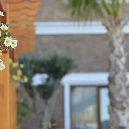 Halil Tuna Szálloda *